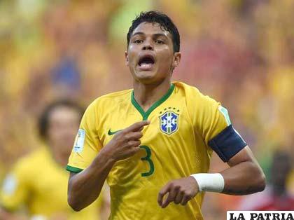 Thiago Silva abrió el marcador a los 7 minutos