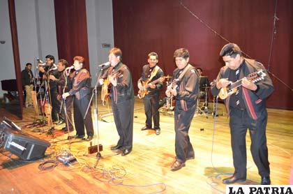 Amaru se apoderó del “Concierto Exclusivo” del “Jach’a Uru Central”