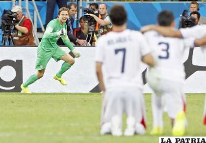 Gran confianza que recibió el portero Tim Krul que atajó dos penales