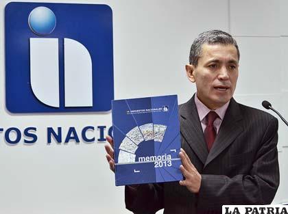 El presidente del Servicio de Impuestos Nacionales Erick Ariñez Basan presento las memorias 2013 