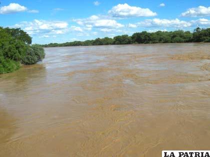 Residuos de la mina Santiago Apóstol contaminan el río Pilcomayo