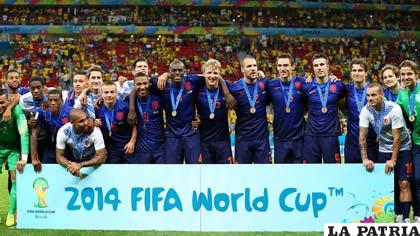 Los holandeses al final del encuentro recibieron sus medallas por ocupar el tercer lugar
