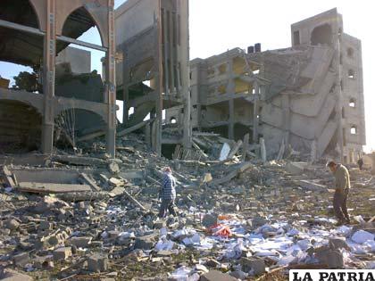 Mezquita destruida tras el bombardeo israelí