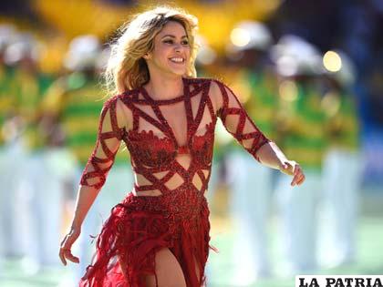 La colombiana Shakira engalanó la ceremonia de clausura del Mundial Brasil 2014
