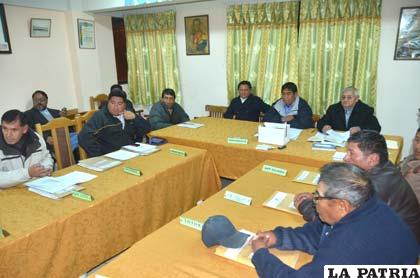 Dirigentes del Consejo Central de la AFO