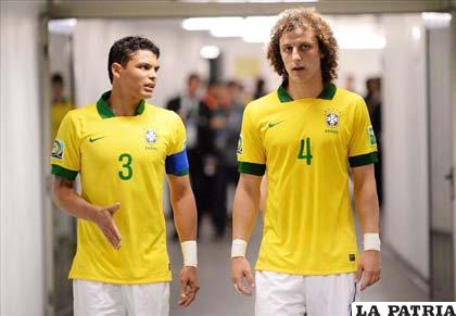 Thiago Silva y David Luiz, jugadores de la selección de Brasil