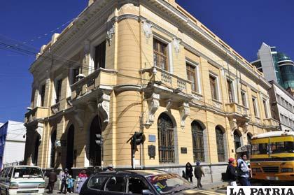 El edificio del Gobierno Autónomo Municipal de Oruro