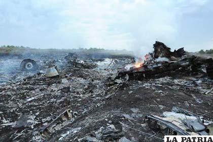 Restos del avión derribado en una región de Ucrania
