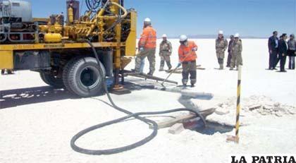 La esperanza de la minería boliviana y su industrialización, está cifrada en la explotación del litio