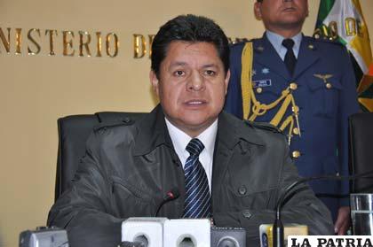 Ministro de Defensa, Rubén Saavedra