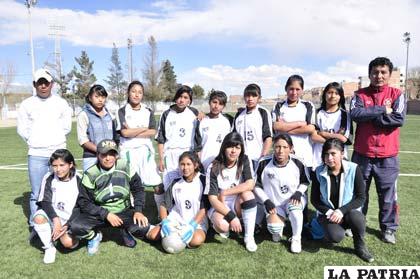 El equipo de Ayacucho de Huanuni, se quedó con las ganas de jugar ante la ausencia de Sport Cruz 