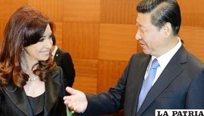 Presidente de China, Xi Jinping, junto a presidenta argentina, Cristina Fernández