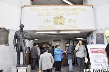 Litigantes que visitaron el Órgano Judicial en el primer día de reinicio