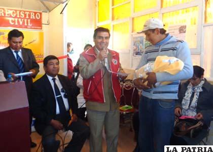 Niños recibieron certificado de nacimiento a horas de haber visto la luz