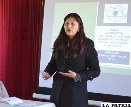 La directora de Límites de la Gobernación, Yamile Gutiérrez