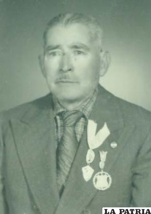 Don Mariano Lara, creador de la insignia del Colegio Bolívar