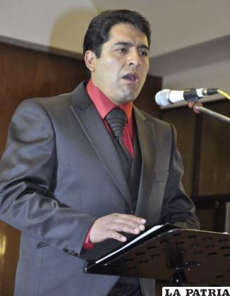 Gualberto Flores en una velada mágica de música lírica