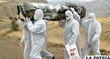 El ébola a causado la muerte de 672 personas en África Occidental
