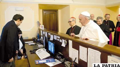 Decidió no mudarse a los lujosos apartamentos en el Palacio Apostólico y optó por vivir en una residencia modesta