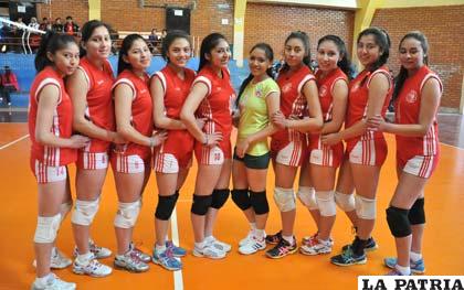 El plantel de jugadoras del club Economía