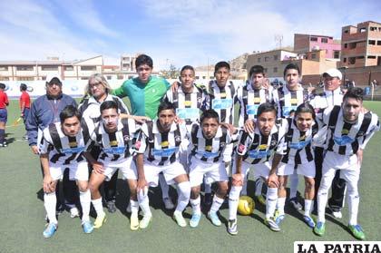 El equipo de Oruro Royal, que se alista para el torneo de la AFO y la Copa Bolivia