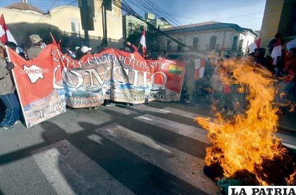Cívicos potosinos, fueron reprimidos por efectivos policiales en La Paz /APG