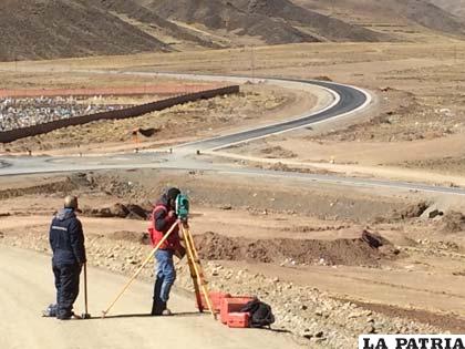 Trabajos en la carretera Circunvalación Huanuni