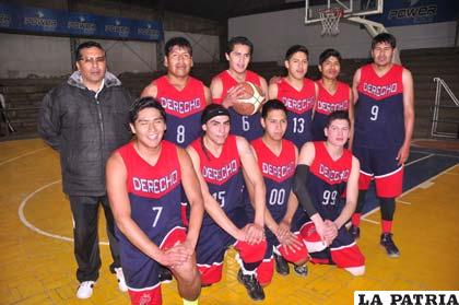 Derecho a un paso de lograr su primer título en el baloncesto de Primera de Honor