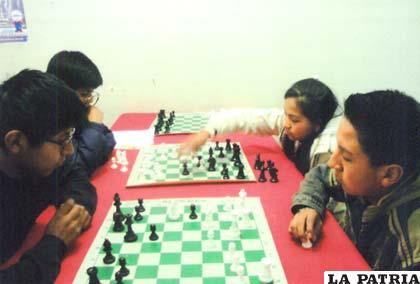Ajedrecistas orureños que participarán en la competencia
