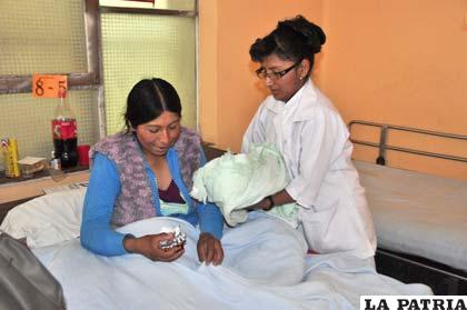 Certifican a recintos de salud que cumplen con 11pasos para una lactancia materna efectiva