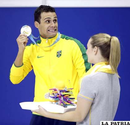Leonardo De Deus (Brasil) oro en natación 200m mariposa /toronto2015.oorg