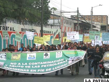 Indígenas peruanos no están de acuerdo con el asentamiento de la petrolera argentina Pluspetrol en la Amazonía /com.s3.amazonaws.com
