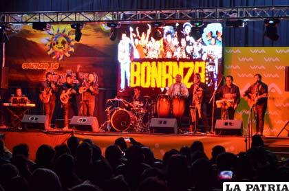 Oruro vibró al ritmo de Bonanza en el polifuncional de Economía