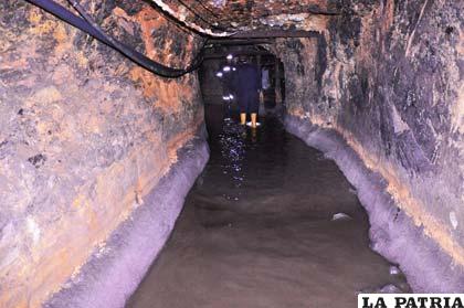 Aguas ácidas de la mina San José impiden un mejor trabajo