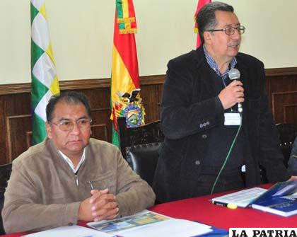 Gerente del FPS, Santos Tito (izq.) junto al director del FPS (der.) Vladimir Sánchez