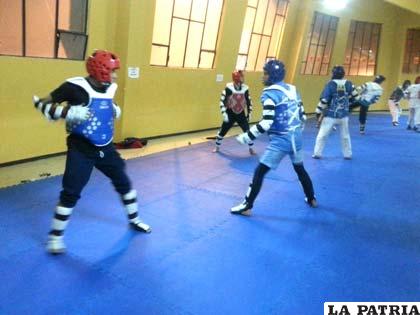 El trabajo de preparación de los taekwondistas orureños