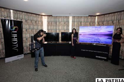 Samsung presentó su nuevo televisor con imagen más clara y tecnología Nano Crystal /APG