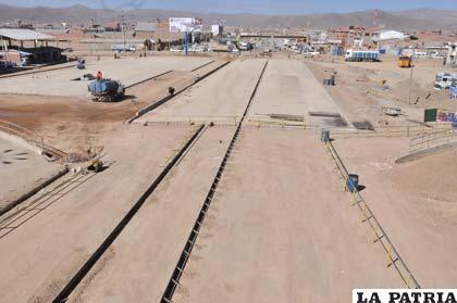 Desvíos por obras en el sector del puente distribuidor generan problemas a los choferes