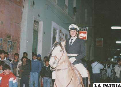 Álvaro Condarco en el desfile de 1989