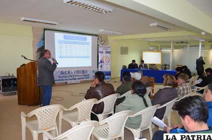 Exposición de los resultados del primer semestre de SeLA Oruro