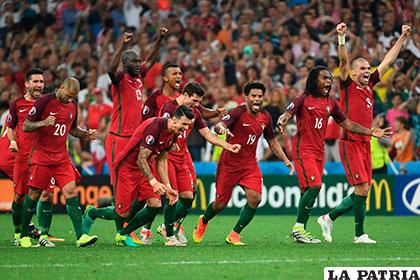 El festejo de los lusos por la clasificación a semifinales /AS.COM