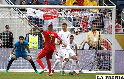 Carlos Lampe fue titular en la Selección en los partidos de Copa América /AS.COM