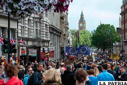 Miles de personas se manifestaron en Londres en contra del 