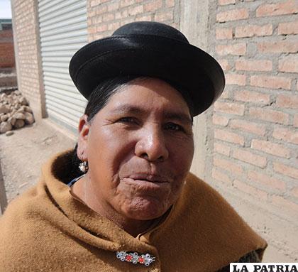 BERNA CRUZ VELÁSQUEZ DE CONDORI: 