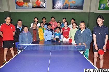 Tenismesistas que participaron en la tercera Liga