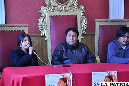 Conferencia de prensa para invitar al concierto de Gaby Cárdenas