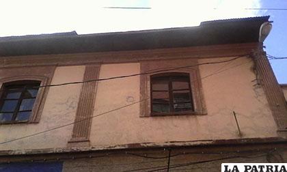 Calaminas de este domicilio volaron por la calle Ayacucho