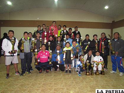 Ganadores del 2Âº Campeonato Municipal de Raquetbol