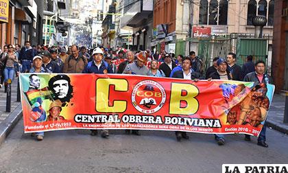 La Central Obrera Boliviana en una de las marchas que protagonizó por el caso Enatex /ANF