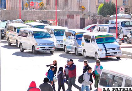 Autoridades de Oruro y Cochabamba, tratarán el miércoles el conflicto por los espacios de paradas de 
